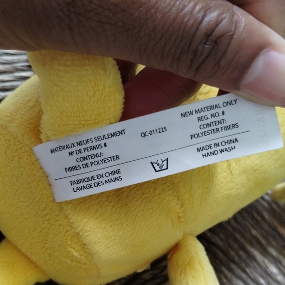 Bluey & Friends Lucky 7" Plush with Football - Picture 9 of 13